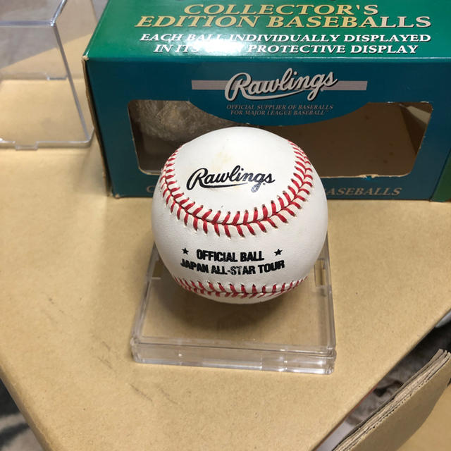 Rawlings(ローリングス)のジャイアンツ時代松井サインボールとカープ32番と誰かわかりません3ケセットで出品 スポーツ/アウトドアの野球(記念品/関連グッズ)の商品写真