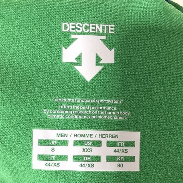 DESCENTE(デサント)の【ほぼ美品】【Move Sport】DESCENTE デサント ポロシャツ S メンズのトップス(ポロシャツ)の商品写真