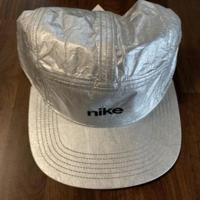 NIKE(ナイキ)のNIKE NRG AW85 MARS LANDING CAP SILVER メンズの帽子(キャップ)の商品写真