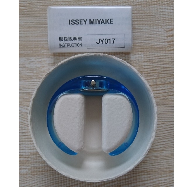 ISSEY MIYAKE(イッセイミヤケ)のあしゅ様専用 イッセイミヤケ スケルトンウォッチ(水色) レディースのファッション小物(腕時計)の商品写真
