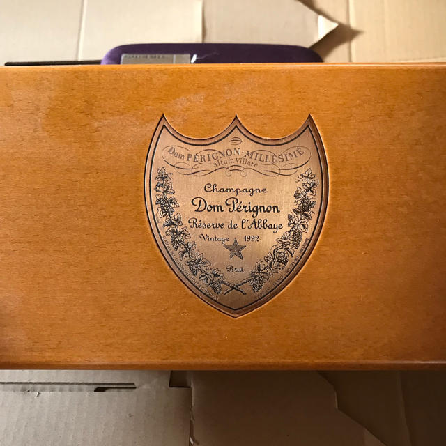 Dom Pérignon(ドンペリニヨン)のドンペリ レゼルヴ ド ラベイの木箱 食品/飲料/酒の酒(シャンパン/スパークリングワイン)の商品写真