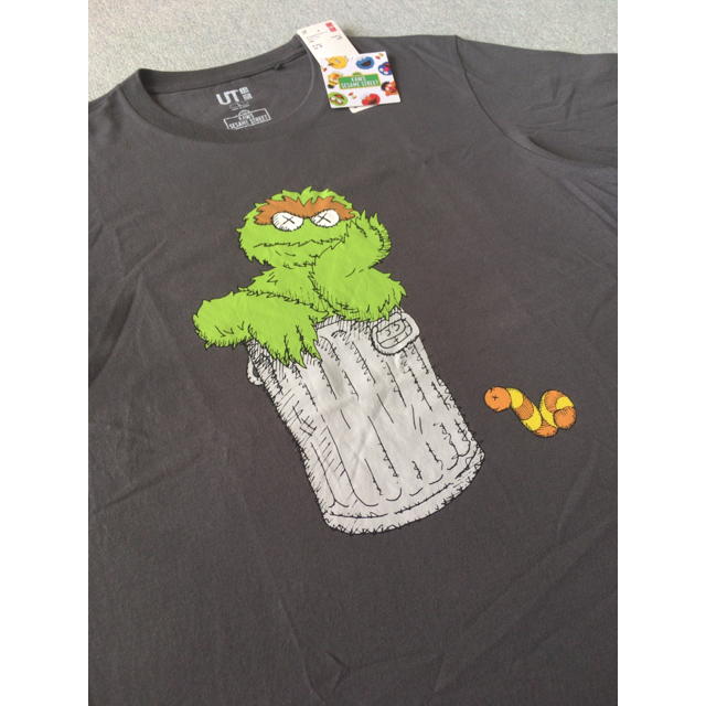 UNIQLO(ユニクロ)のkaws×SESAME STREET UT メンズのトップス(Tシャツ/カットソー(半袖/袖なし))の商品写真