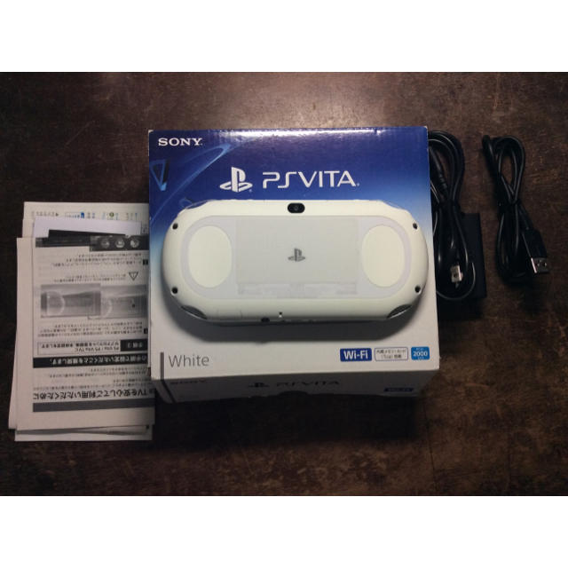 PlayStation®Vita（PCH-2000)Wi-Fiモデル白 1