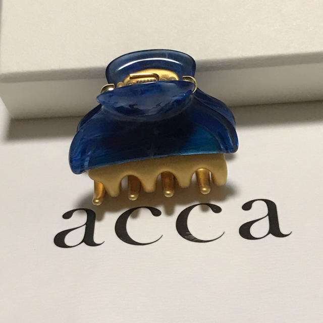 acca(アッカ)の最終価格★acca ブルーマーブル 小サイズクリップ 艶なし レディースのヘアアクセサリー(バレッタ/ヘアクリップ)の商品写真