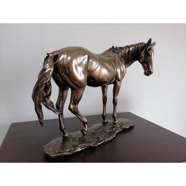 芸術品&美術品■高貴さ速さ自由美の象徴である馬彫刻置物■競馬がお好きな方に逸品芸術品amp美術品
