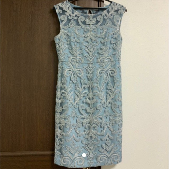 GRACE CONTINENTAL(グレースコンチネンタル)のナンシー様専用  グレースコンチネンタル コード刺繍ドレス 36 ワンピ  レディースのフォーマル/ドレス(ミディアムドレス)の商品写真