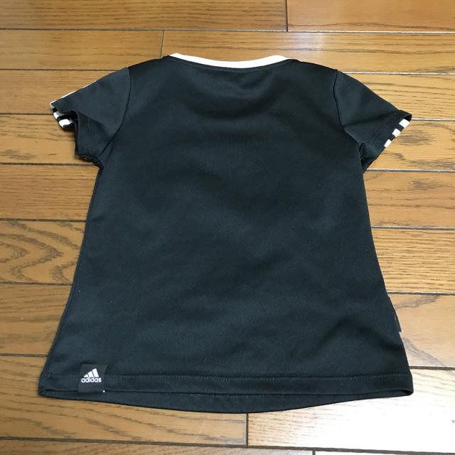 adidas(アディダス)のアディダス Tシャツ 120 キッズ/ベビー/マタニティのキッズ服女の子用(90cm~)(Tシャツ/カットソー)の商品写真