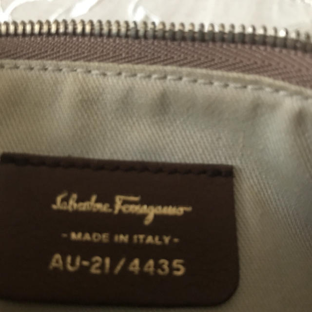 Ferragamo ショルダーバッグバッグ