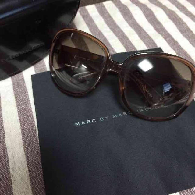 MARC BY MARC JACOBS(マークバイマークジェイコブス)のMARC JACOBS サングラス レディースのファッション小物(サングラス/メガネ)の商品写真