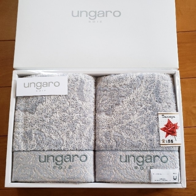 emanuel ungaro(エマニュエルウンガロ)の【新品】ungaro  ウンガロ  フェイスタオル インテリア/住まい/日用品の日用品/生活雑貨/旅行(タオル/バス用品)の商品写真