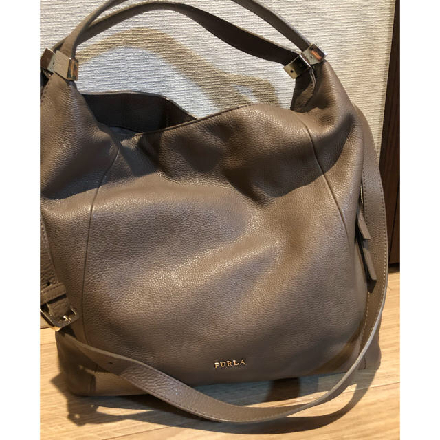 Furla(フルラ)のsymtさま専用 フルラ ショルダーバッグ レザー 2way 美品 レディースのバッグ(ショルダーバッグ)の商品写真