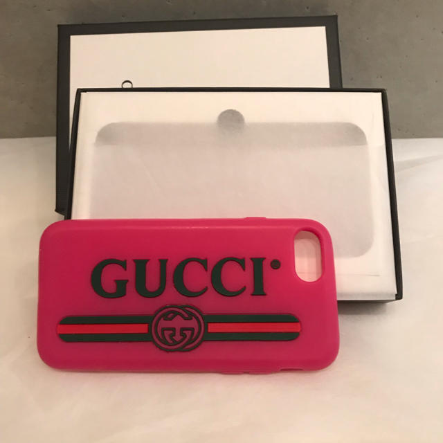 Gucci(グッチ)の GUCCI グッチ 携帯ケース ピンク スマホ/家電/カメラのスマホアクセサリー(iPhoneケース)の商品写真