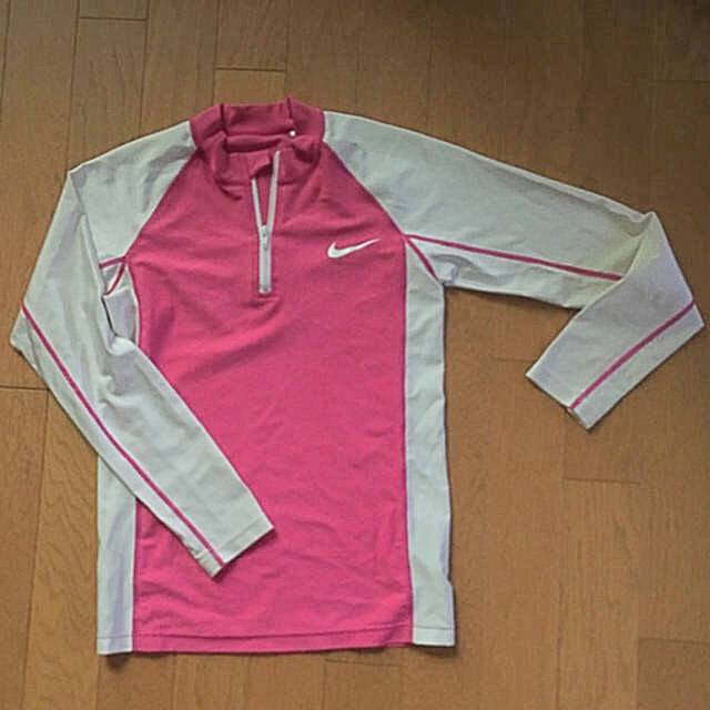 NIKE(ナイキ)のラッシュガード 女児  ナイキ キッズ/ベビー/マタニティのキッズ服女の子用(90cm~)(水着)の商品写真