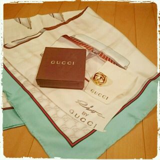 グッチ(Gucci)の【えみり様専用】GUCCI 大判スカーフ(バンダナ/スカーフ)