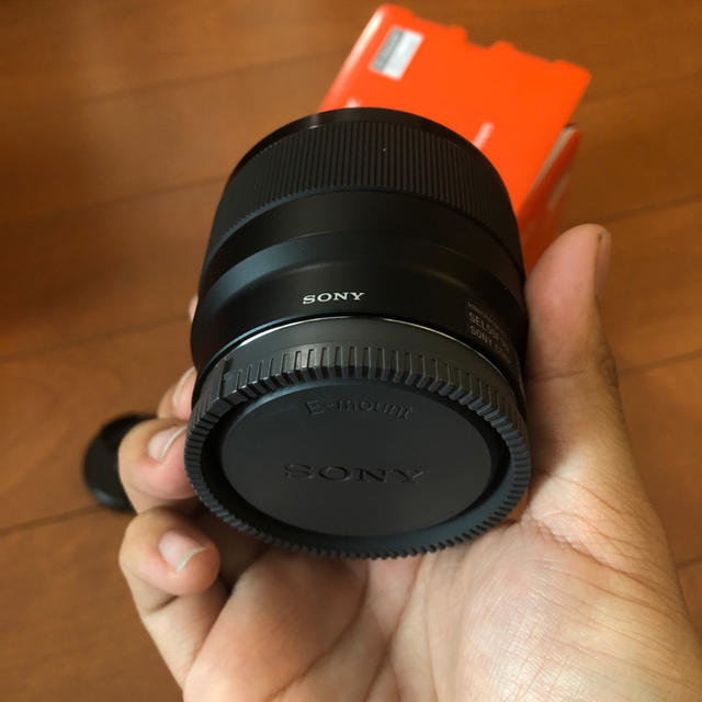 SONY(ソニー)のSONY FE 50mm F1.8 SEL50F18F スマホ/家電/カメラのカメラ(レンズ(単焦点))の商品写真