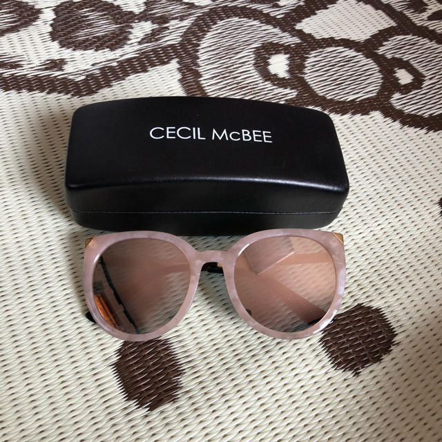 CECIL McBEE(セシルマクビー)のセシルマクビーサングラス レディースのファッション小物(サングラス/メガネ)の商品写真