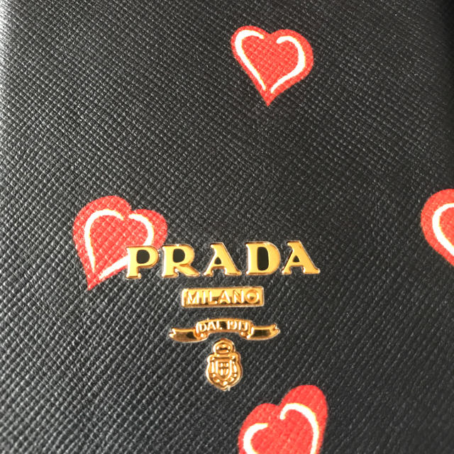 PRADA(プラダ)のiPhone6plusケース  週末お値下げ!! スマホ/家電/カメラのスマホアクセサリー(iPhoneケース)の商品写真