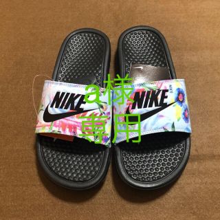 ナイキ(NIKE)のNIKE ナイキ サンダル 花柄 25(サンダル)