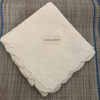 ローラアシュレイ(LAURA ASHLEY)のローラアシュレイ ハンカチ 白(ハンカチ)