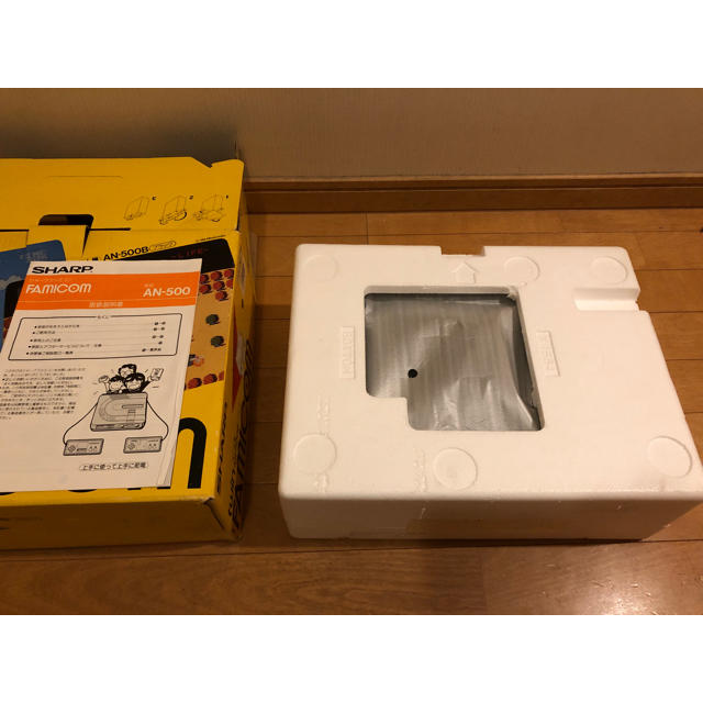 SHARP(シャープ)のツインファミコン本体 TWIN FAMICOM エンタメ/ホビーのゲームソフト/ゲーム機本体(家庭用ゲーム機本体)の商品写真