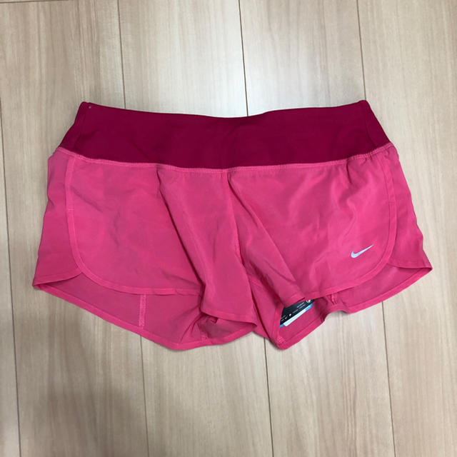 NIKE(ナイキ)のNIKE ショートパンツ レディースのパンツ(ショートパンツ)の商品写真