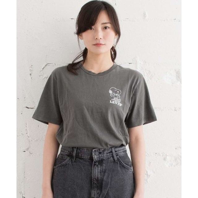 Levi's(リーバイス)のLEVI'S ｘ PEANUTS ／ スヌーピーコラボTシャツ レディースのトップス(Tシャツ(半袖/袖なし))の商品写真