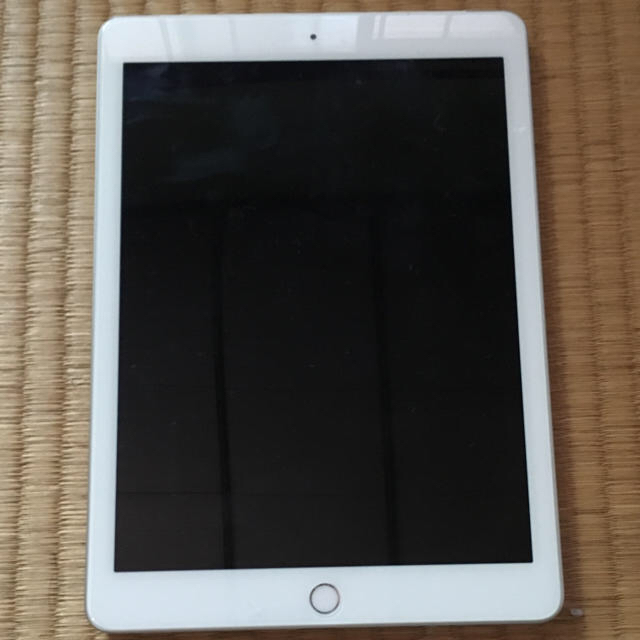 iPad 5TH 32GB Wi-Fiモデル 充電ケーブル付