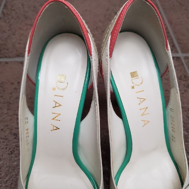 DIANA(ダイアナ)の橙空様専用⭐DIANA／ダイアナ⭐マルチカラーパンプス・２２センチ レディースの靴/シューズ(ハイヒール/パンプス)の商品写真
