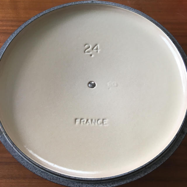 LE CREUSET(ルクルーゼ)の専用！ ル・クルーゼ ココットロンド 24cm インテリア/住まい/日用品のキッチン/食器(鍋/フライパン)の商品写真