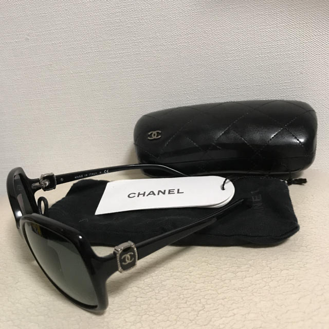 CHANEL(シャネル)のCHANELシャネル★ラインストーンサングラス ブラック レディースのファッション小物(サングラス/メガネ)の商品写真