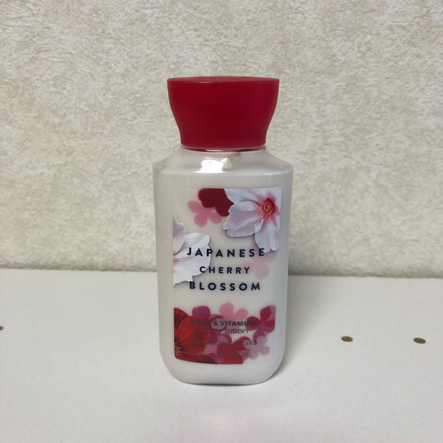 Bath & Body Works(バスアンドボディーワークス)のバス＆ボディワークス ボディローション コスメ/美容のボディケア(ボディローション/ミルク)の商品写真