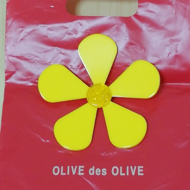 OLIVEdesOLIVE(オリーブデオリーブ)のOLIVE des OLIVE　ブローチ　花　黄色 レディースのアクセサリー(ブローチ/コサージュ)の商品写真