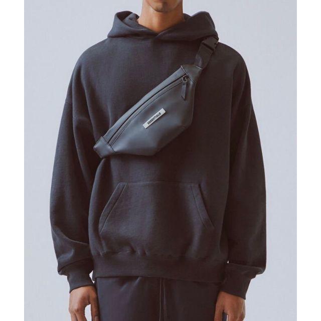 FEAR OF GOD(フィアオブゴッド)のFear Of God Essentials Waterproof Sling メンズのバッグ(ウエストポーチ)の商品写真