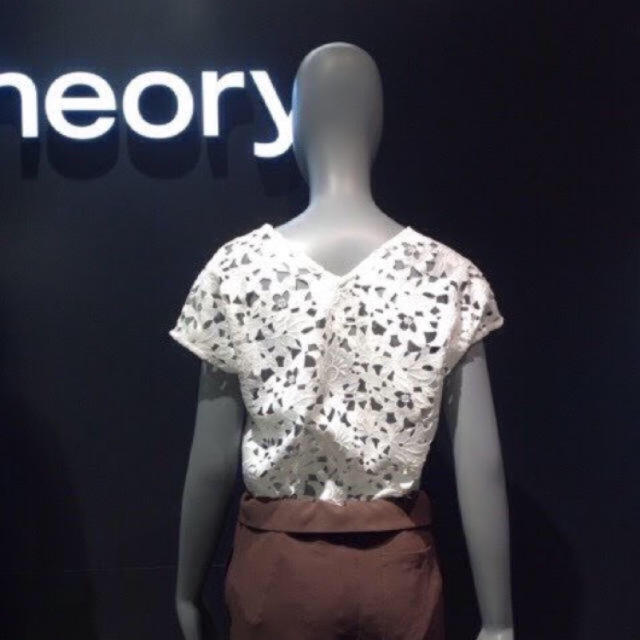 theory(セオリー)のTheory レースブラウス レディースのトップス(シャツ/ブラウス(半袖/袖なし))の商品写真