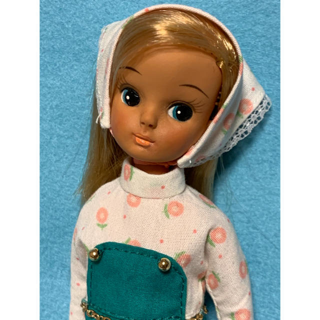 ピチピチリカちゃん、初代復刻リカちゃんに懐かしのピクニックウェアの ピチピチリカちゃん、初代復刻リカちゃんに懐かしのピクニックウェアの