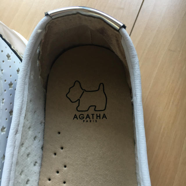 AGATHA(アガタ)のAGATA paris アガタパリ 白スリッポン レディースの靴/シューズ(スニーカー)の商品写真