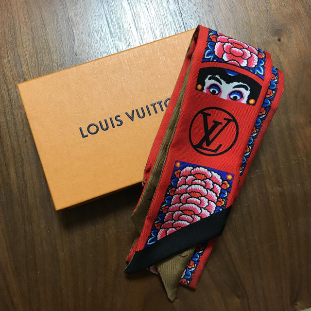 LOUIS VUITTON(ルイヴィトン)のマッシュ様専用 未使用 希少 ルイ ヴィトン バンドーBB カブキ スティッカー レディースのファッション小物(バンダナ/スカーフ)の商品写真