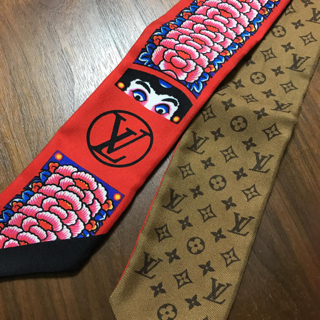 LOUIS VUITTON(ルイヴィトン)のマッシュ様専用 未使用 希少 ルイ ヴィトン バンドーBB カブキ スティッカー レディースのファッション小物(バンダナ/スカーフ)の商品写真