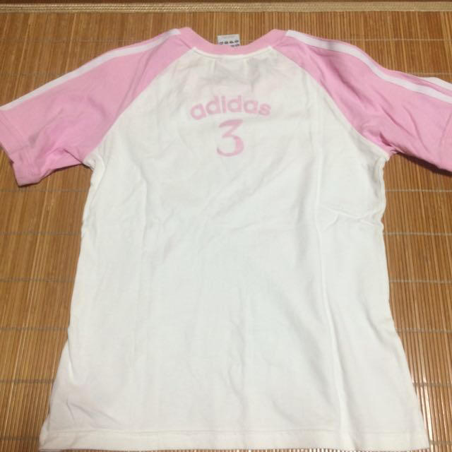 adidas(アディダス)のadidasTシャツ レディースのトップス(Tシャツ(半袖/袖なし))の商品写真