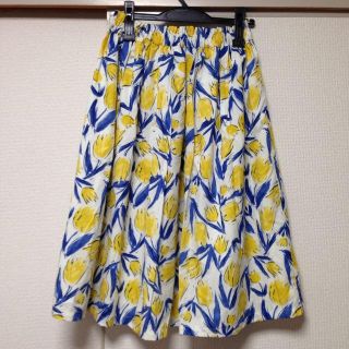 ダブルクローゼット(w closet)の♡チューリップ柄スカート♡(ひざ丈スカート)