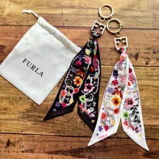 フルラ(Furla)の新品 新作 スカーフ キーリング バッグチャーム ブラック ホワイト(バッグチャーム)