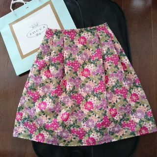 トッカ(TOCCA)の【美品】TOCCA　SPRING PARADISE スカート(サイズ0)(ひざ丈スカート)