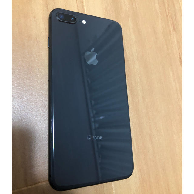 Apple(アップル)のiPhone 8plus 256GB docomo スマホ/家電/カメラのスマートフォン/携帯電話(スマートフォン本体)の商品写真