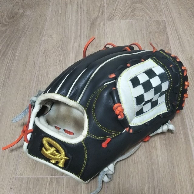 ダークホース グローブ