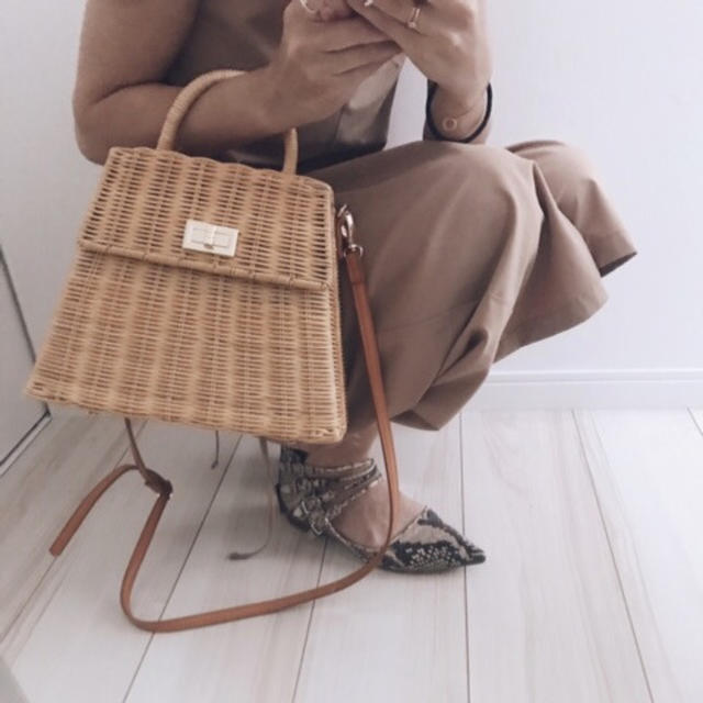 Ameri VINTAGE(アメリヴィンテージ)のTRAPEZE RATTAN BAG レディースのバッグ(かごバッグ/ストローバッグ)の商品写真