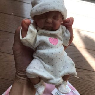 本体のみ❤溢れるスマイル 赤ちゃん 人形 ベビーリボーンドール フル