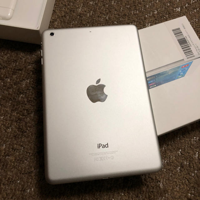 Apple(アップル)のApple iPad mini 2 64GB シルバー wifi モデル スマホ/家電/カメラのPC/タブレット(タブレット)の商品写真