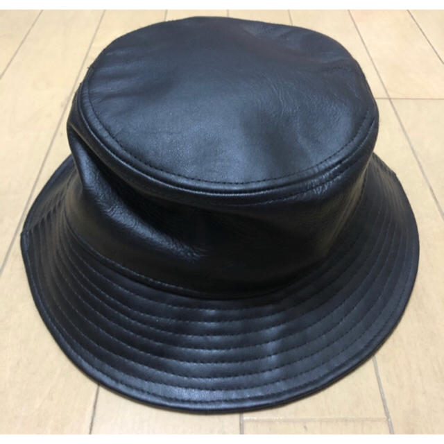 COMME des GARCONS HOMME PLUS(コムデギャルソンオムプリュス)のレザー バケットハット メンズの帽子(ハット)の商品写真
