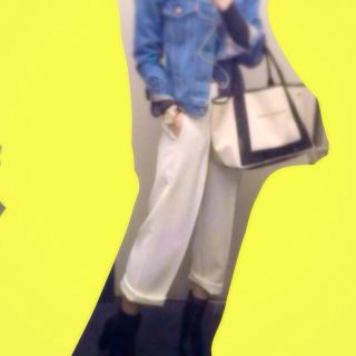 ザラ(ZARA)のZARA ホワイトパンツ(カジュアルパンツ)