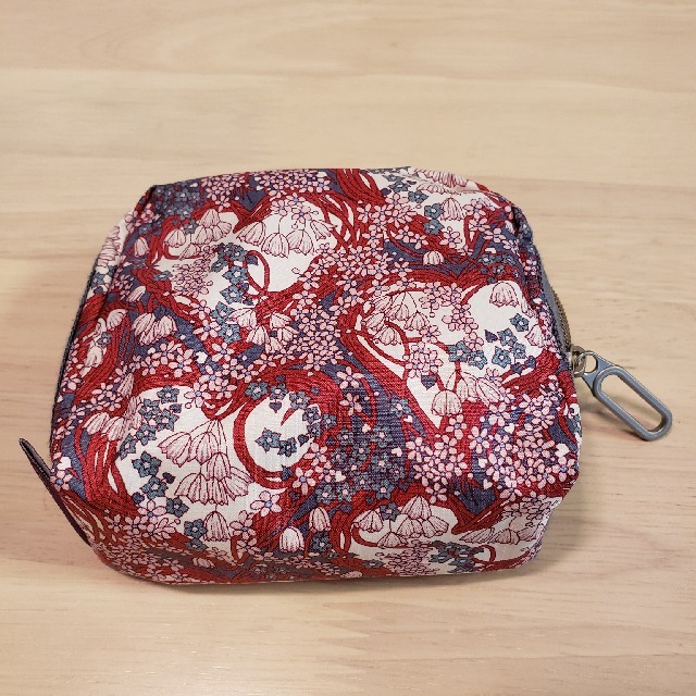 LeSportsac(レスポートサック)のLeSportsac✕ﾘﾊﾞﾃｨ- ｺﾗﾎﾞポーチ レディースのファッション小物(ポーチ)の商品写真